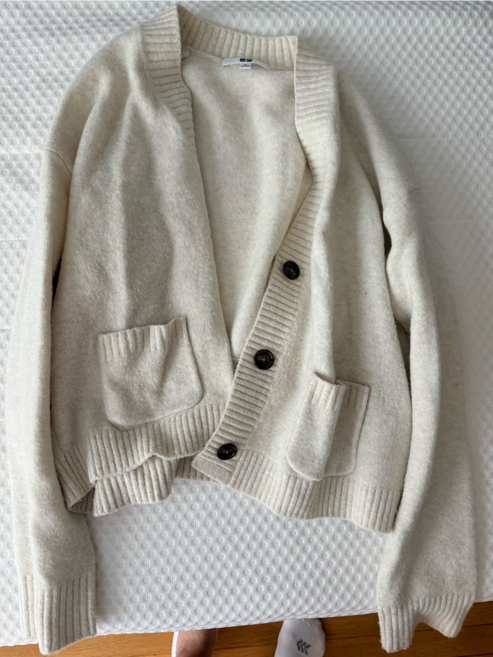 Uniqlo Cream Button-Front Pocket Cardigan